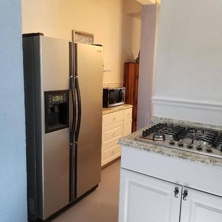 The Seahorse Apt - Lakeside And Close To The Beach Apartment Galveston Bagian luar foto