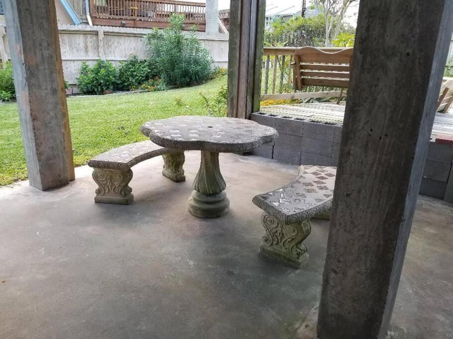 The Seahorse Apt - Lakeside And Close To The Beach Apartment Galveston Bagian luar foto