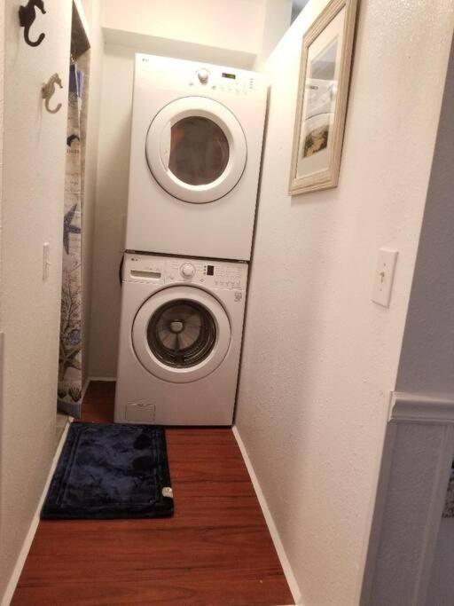 The Seahorse Apt - Lakeside And Close To The Beach Apartment Galveston Bagian luar foto
