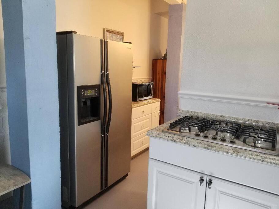 The Seahorse Apt - Lakeside And Close To The Beach Apartment Galveston Bagian luar foto