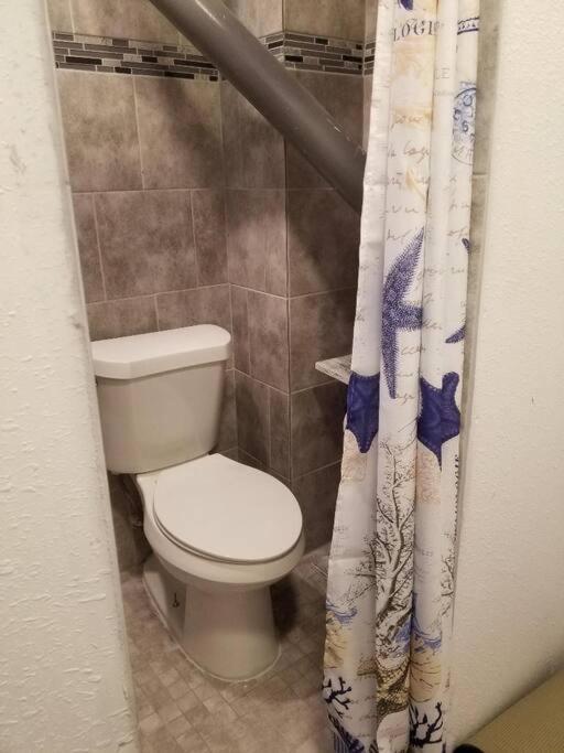 The Seahorse Apt - Lakeside And Close To The Beach Apartment Galveston Bagian luar foto