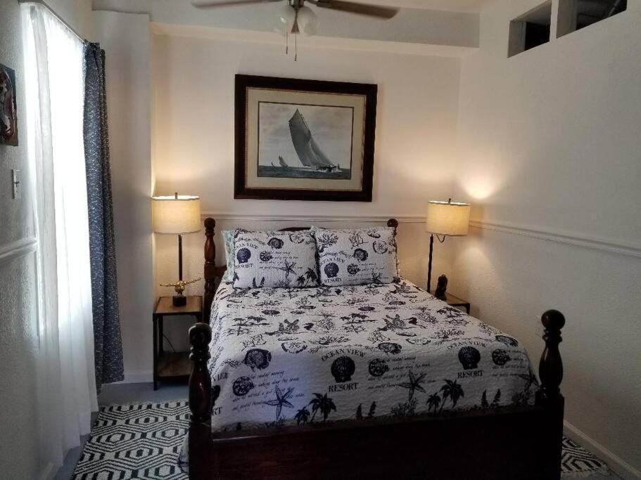 The Seahorse Apt - Lakeside And Close To The Beach Apartment Galveston Bagian luar foto