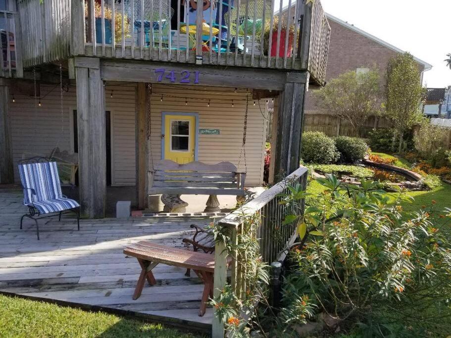 The Seahorse Apt - Lakeside And Close To The Beach Apartment Galveston Bagian luar foto